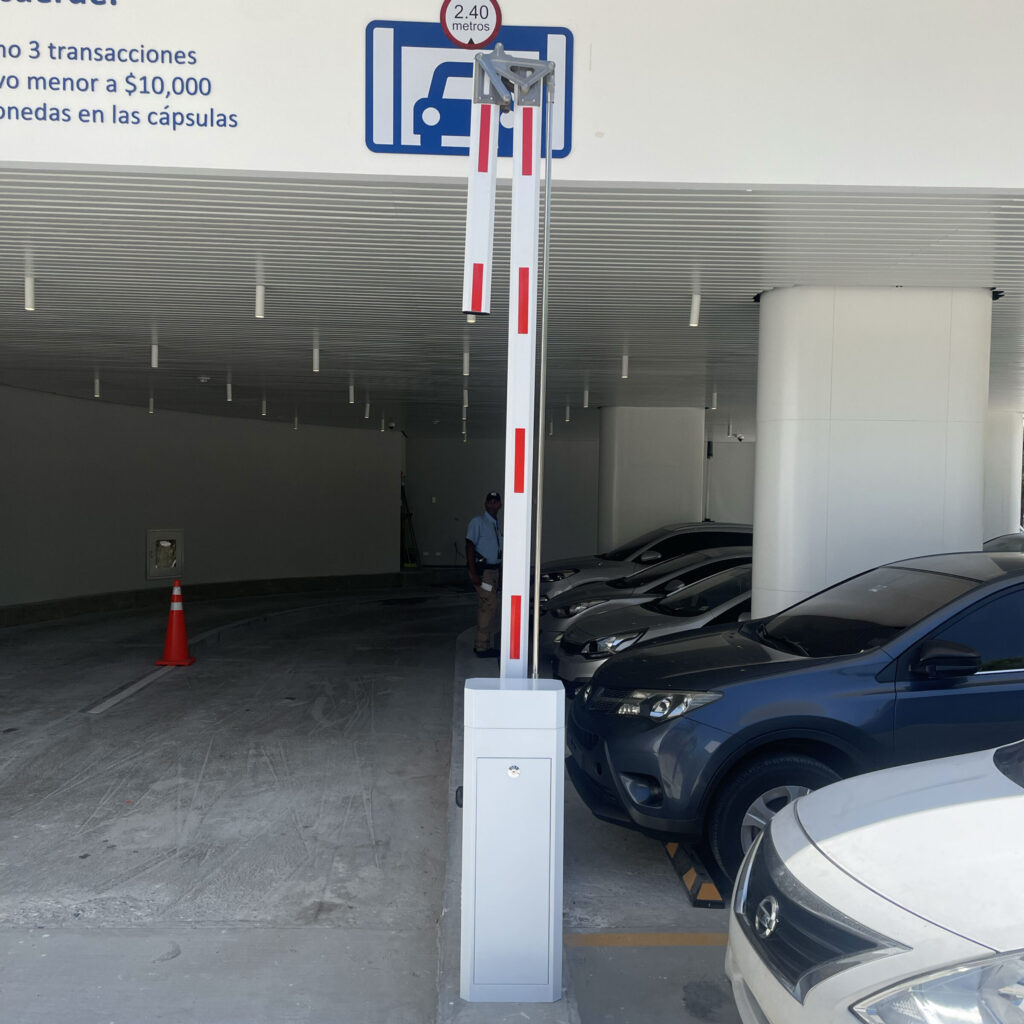 Barrera de Acceso con Asta Articulada